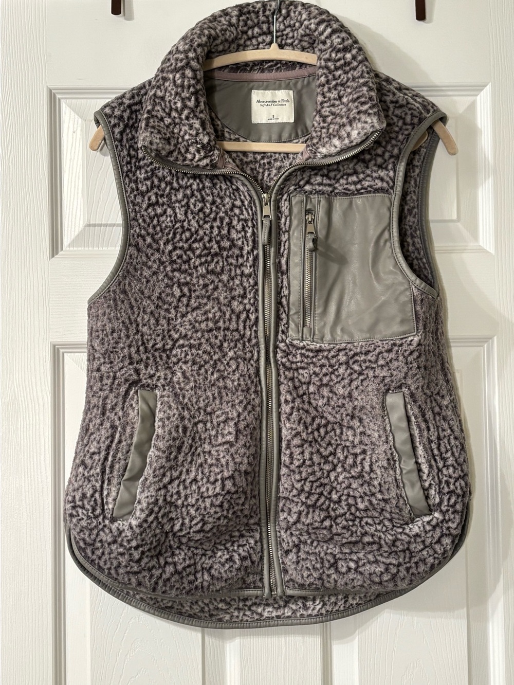 Abercrombie & Fitch Gray Sherpa Full Zip Vest Size S
